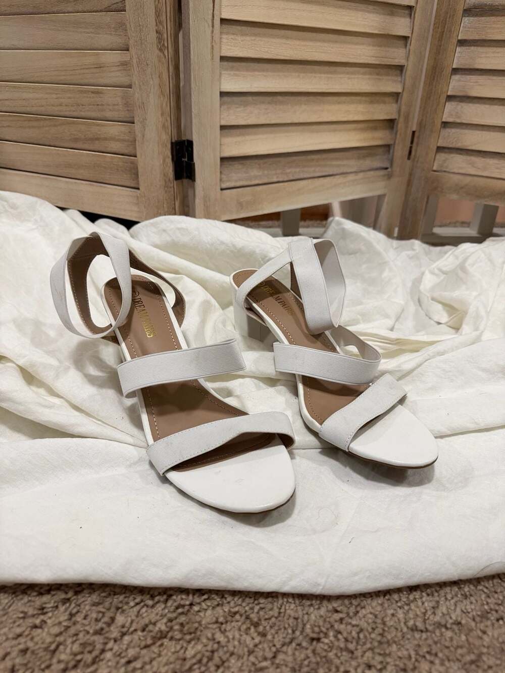NWOB DREAM PAIRS Victoria White Elastic Strap Chunky Block Heel Sandals Size 11